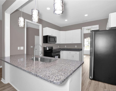 107 Miami Street - Photo Thumbnail 12