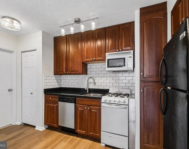 2101 Chestnut Street - Photo Thumbnail 7