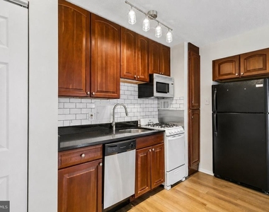 2101 Chestnut Street - Photo Thumbnail 5