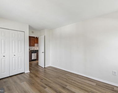 2101 Chestnut Street - Photo Thumbnail 14