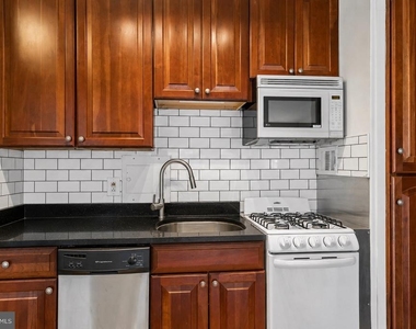 2101 Chestnut Street - Photo Thumbnail 6