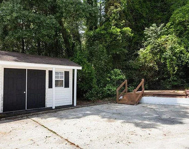 905 Riverside Boulevard - Photo Thumbnail 24