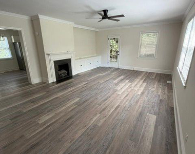 905 Riverside Boulevard - Photo Thumbnail 1