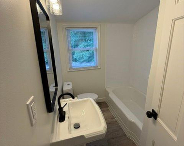 905 Riverside Boulevard - Photo Thumbnail 16