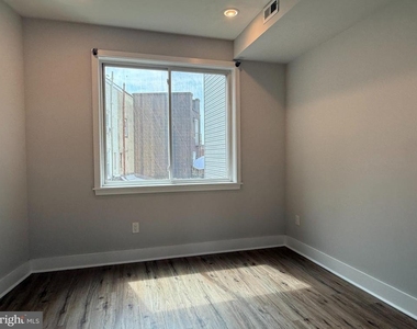 2425 Frankford Avenue - Photo Thumbnail 8