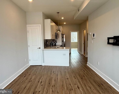 2425 Frankford Avenue - Photo Thumbnail 2