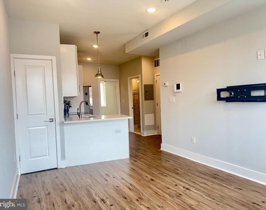 2425 Frankford Avenue - Photo Thumbnail 3