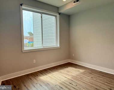 2425 Frankford Avenue - Photo Thumbnail 9