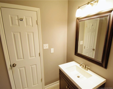 6933 Woodmark Drive - Photo Thumbnail 19