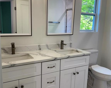 307 E East End Avenue - Photo Thumbnail 7