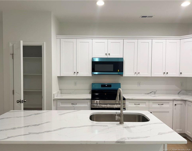 307 E East End Avenue - Photo Thumbnail 5