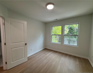 307 E East End Avenue - Photo Thumbnail 8