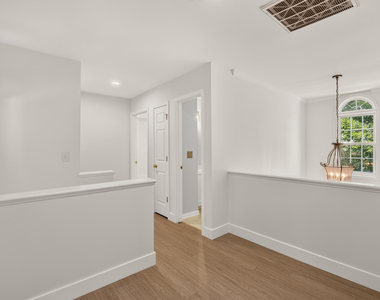 3013 Englefield Drive - Photo Thumbnail 16