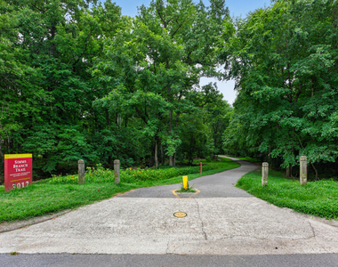 3013 Englefield Drive - Photo Thumbnail 42
