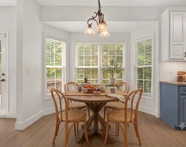3013 Englefield Drive - Photo Thumbnail 12
