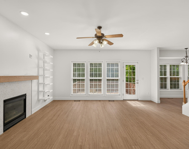 3013 Englefield Drive - Photo Thumbnail 6