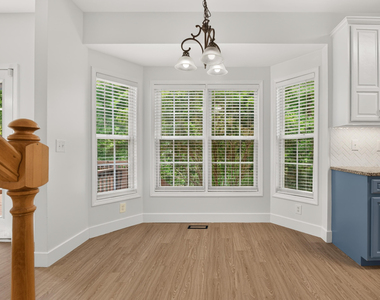 3013 Englefield Drive - Photo Thumbnail 13