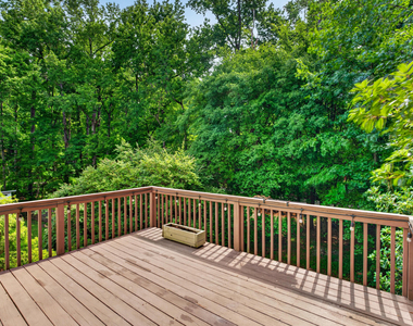 3013 Englefield Drive - Photo Thumbnail 36