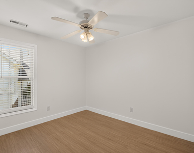3013 Englefield Drive - Photo Thumbnail 28