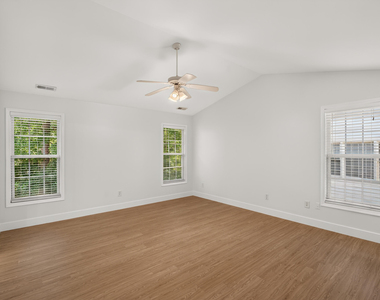 3013 Englefield Drive - Photo Thumbnail 18