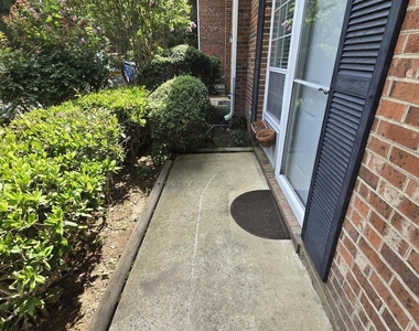 118 Chaucer Court - Photo Thumbnail 2
