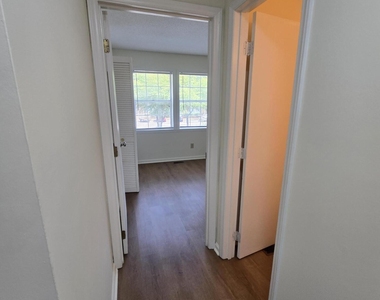 118 Chaucer Court - Photo Thumbnail 18