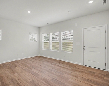 140 Silver Fir Lane - Photo Thumbnail 12