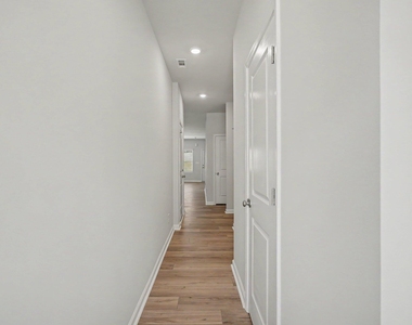 140 Silver Fir Lane - Photo Thumbnail 4