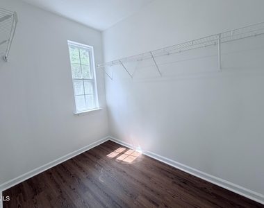 9915 Wasser Court - Photo Thumbnail 11