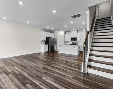 5104 Anamosa Street - Photo Thumbnail 1