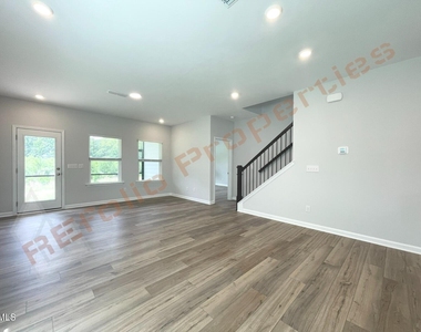 1605 Immagene Way - Photo Thumbnail 4