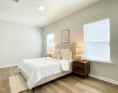 1605 Immagene Way - Photo Thumbnail 22