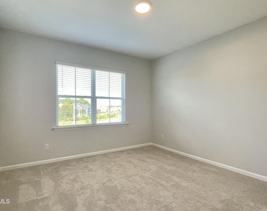 1605 Immagene Way - Photo Thumbnail 27