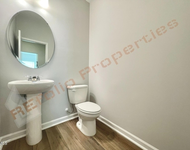 1605 Immagene Way - Photo Thumbnail 8