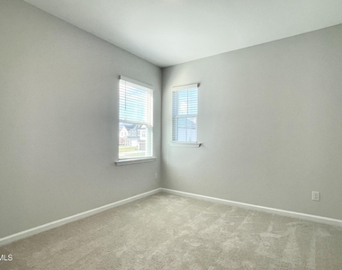 1605 Immagene Way - Photo Thumbnail 24