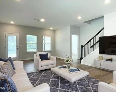 1605 Immagene Way - Photo Thumbnail 33