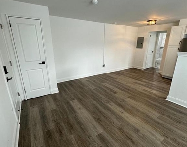 1841 Davisville Road - Photo Thumbnail 2