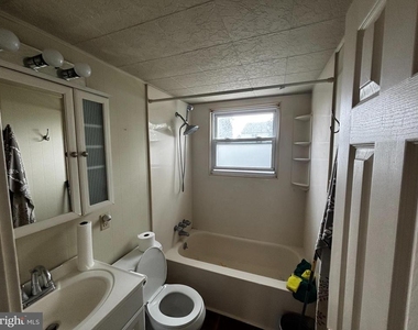 30 Forest Avenue - Photo Thumbnail 7