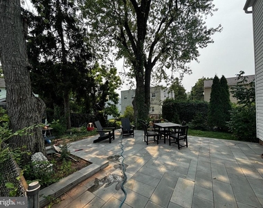 30 Forest Avenue - Photo Thumbnail 11