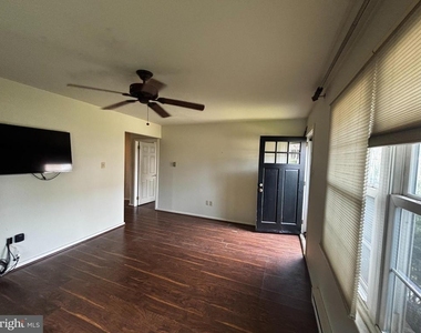 30 Forest Avenue - Photo Thumbnail 2