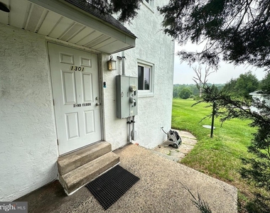 1301 N Gravel Pike - Photo Thumbnail 1