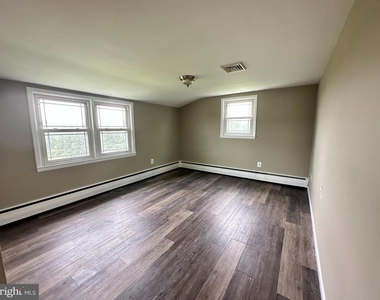1301 N Gravel Pike - Photo Thumbnail 4
