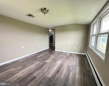 1301 N Gravel Pike - Photo Thumbnail 5