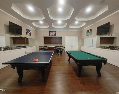 1042 Commack Drive - Photo Thumbnail 27