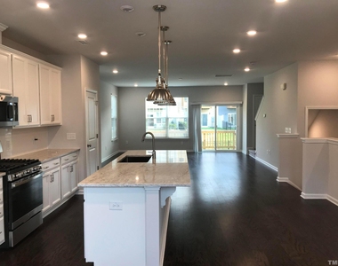 1042 Commack Drive - Photo Thumbnail 2