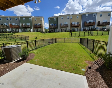 1042 Commack Drive - Photo Thumbnail 19