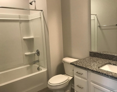 1042 Commack Drive - Photo Thumbnail 12