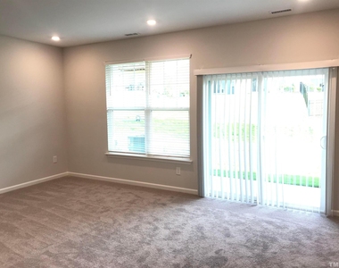 1042 Commack Drive - Photo Thumbnail 13