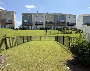 1042 Commack Drive - Photo Thumbnail 20
