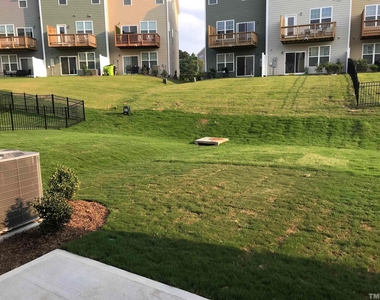 1042 Commack Drive - Photo Thumbnail 18